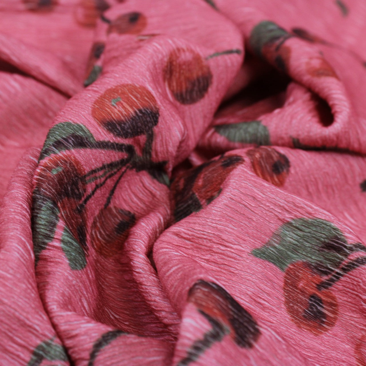 3.5 YARD CHERRY CRINKLE PLISSÉ