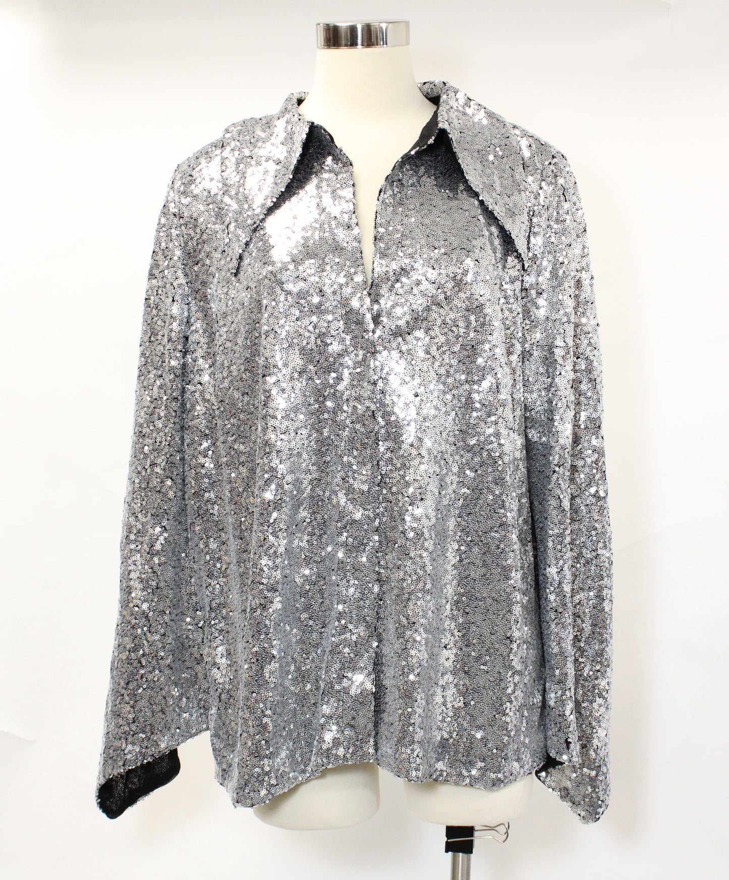 SILVER SEQUIN BUTTON DOWN