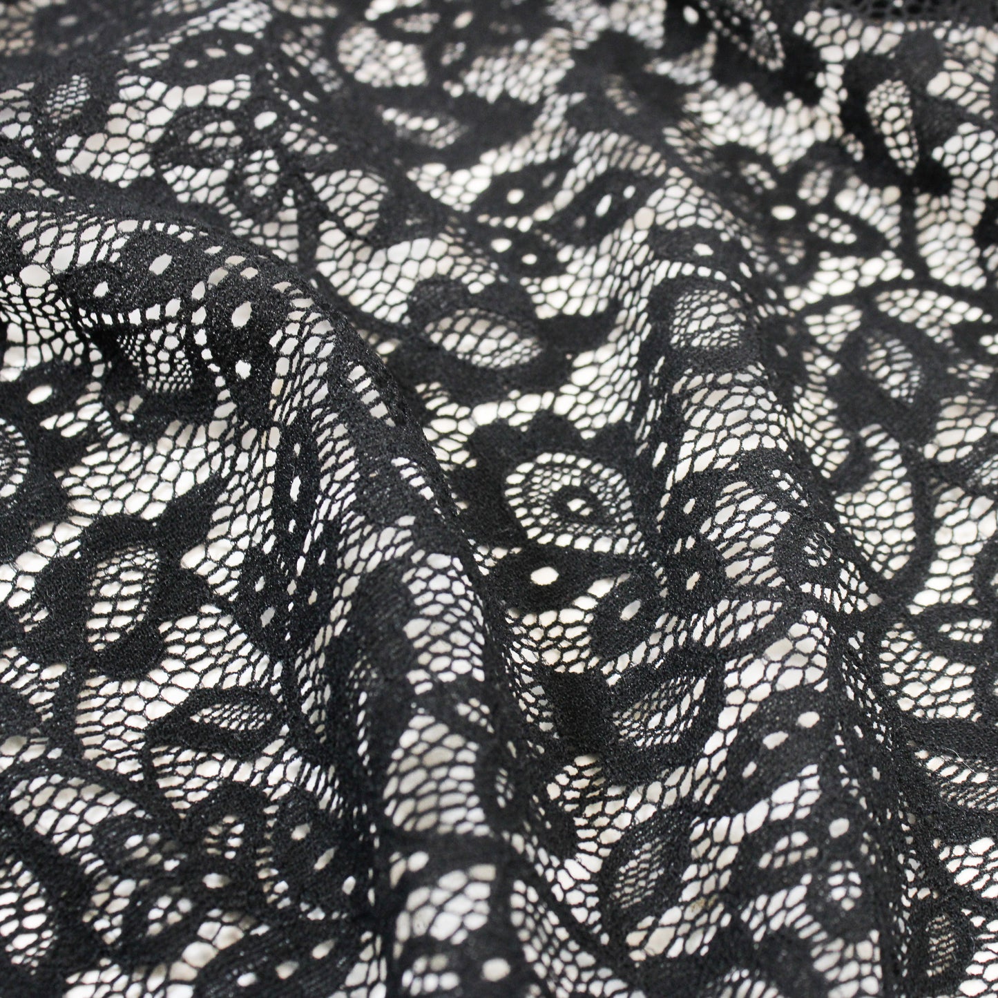 BLACK FLORAL STRETCH LACE