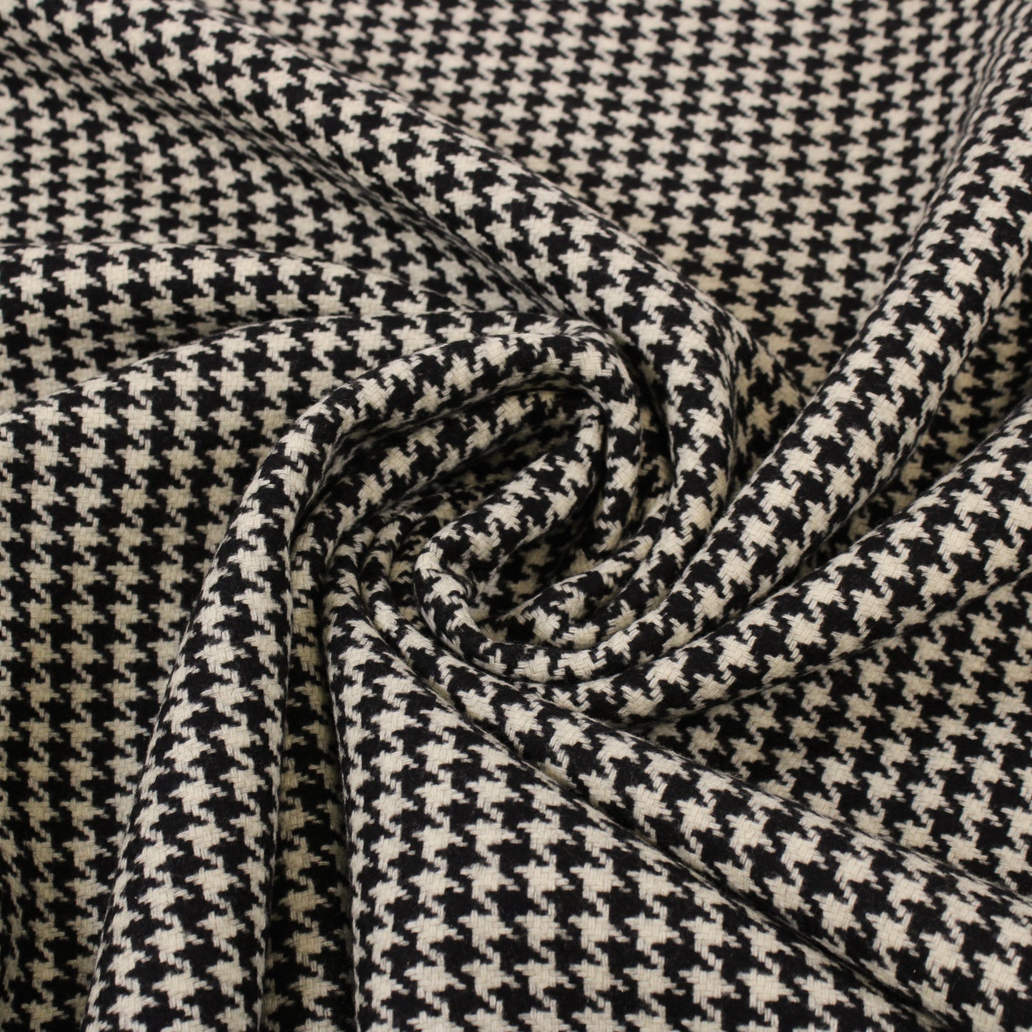 BLACK AND IVORY HOUNDSTOOTH WOOL