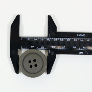 TAUPE PLASTIC BUTTONS (2 SIZES)