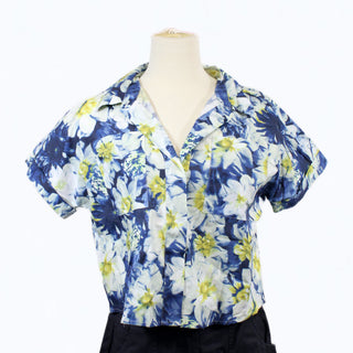 BLUE FLORAL BUTTON-UP