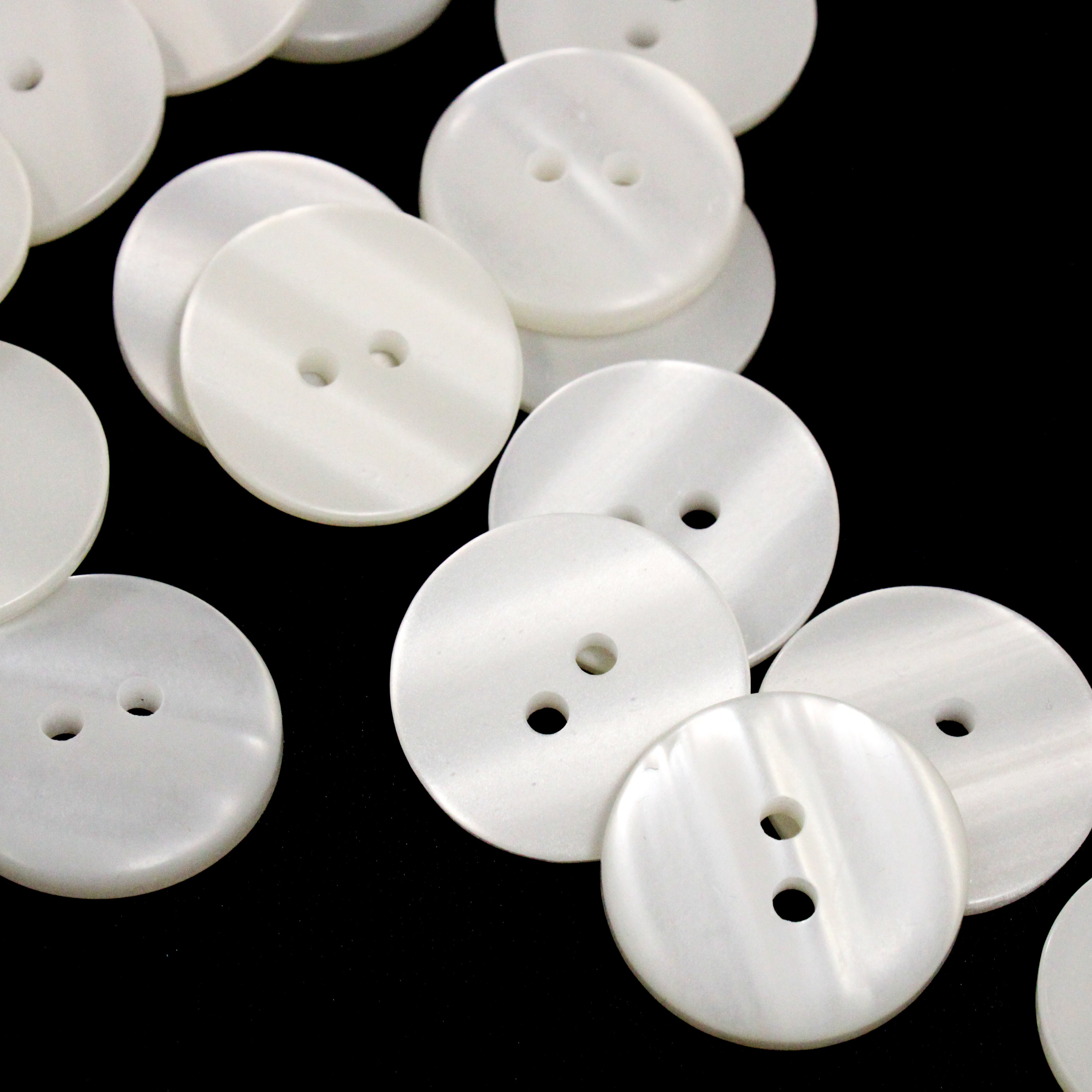 FLAT PEARL BUTTONS – FABSCRAP